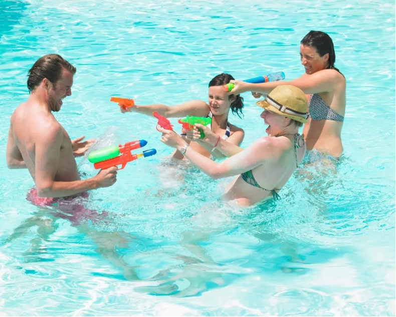 室內泳池什么“咖位”？居然用專業定制的除濕機?。?！