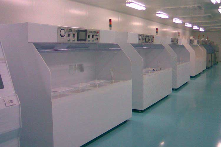 1530866246584915.jpg 半導(dǎo)體生產(chǎn)車間.jpg